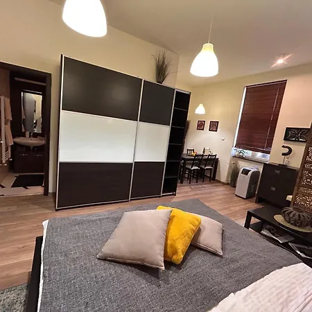 Stylish Modern - 1 Minutes Away From Parliament