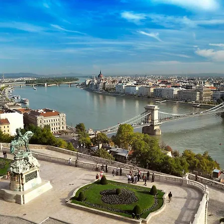 Stylish Modern - 1 Minutes Away From Parliament *