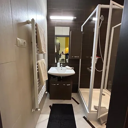 Stylish Modern - 1 Minutes Away From Parliament Appartement