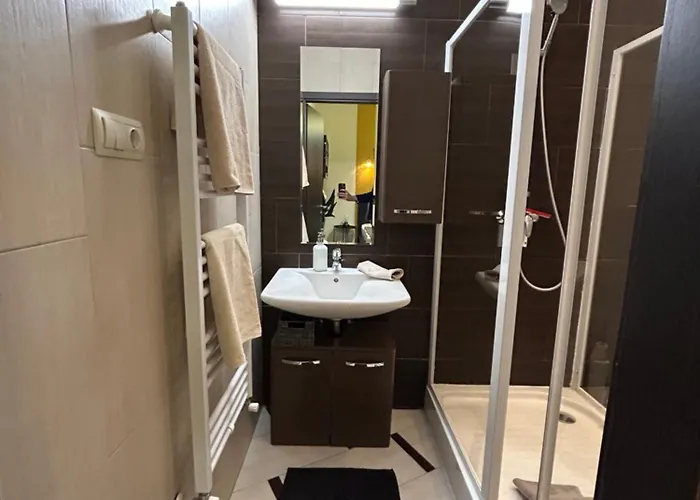 Stylish Modern - 1 Minutes Away From Parliament アパート