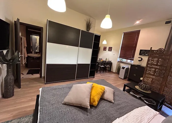 Stylish Modern - 1 Minutes Away From Parliament